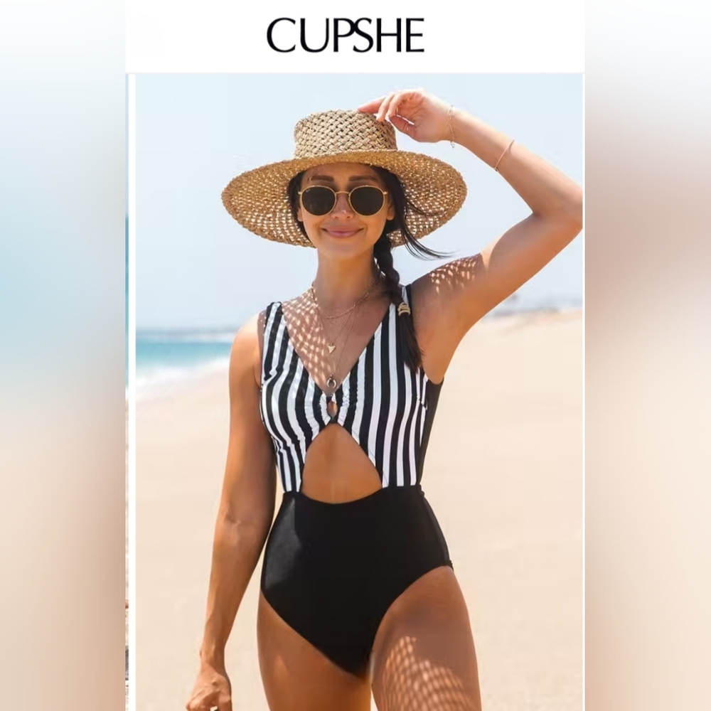 Cupshe Striped Cutout One Piece Swimsuit Size XXL( 12-14) NWT
